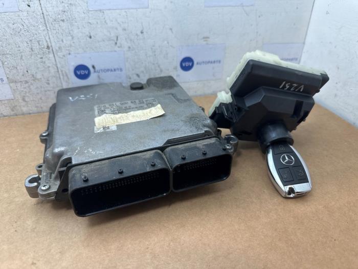 Ignition lock + computer Mercedes GLC (X253), 2015 / 2023 2.2 220d 16V BlueTEC 4-Matic, SUV, Diesel, 2.143cc, 125kW (170pk), 4x4, OM651921, 2015-06 / 2019-04, 253.903; 253.905 (Used)
