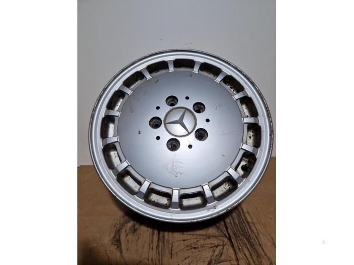 Mercedes-Benz W201 190E 15インチ 純正ホイール Mercedes 190E/D Wheels stock | ProxyParts.com