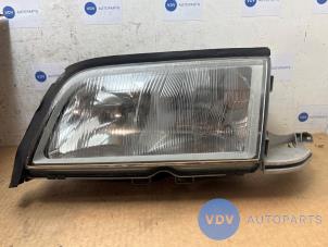 Usados Faro derecha Mercedes E (W124) 2.5 250 D Precio € 211,75 IVA incluido ofrecido por Autoparts Van De Velde