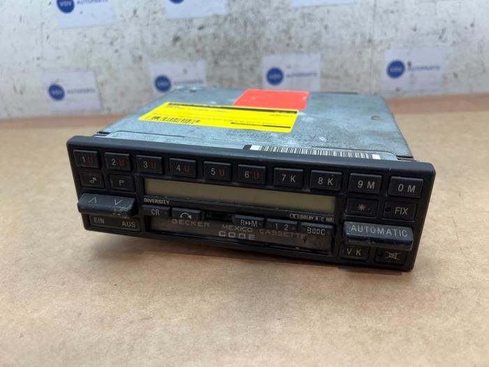 Używane Radio Mercedes S (W140) 2.8 S 280 24V Cena € 242,00 Z VAT oferowane przez Autoparts Van De Velde