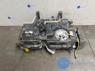 Begagnade Tank Mercedes A (177.0) 1.3 A-180 Turbo 16V Pris € 242,00 Inklusive moms erbjuds av Autoparts Van De Velde