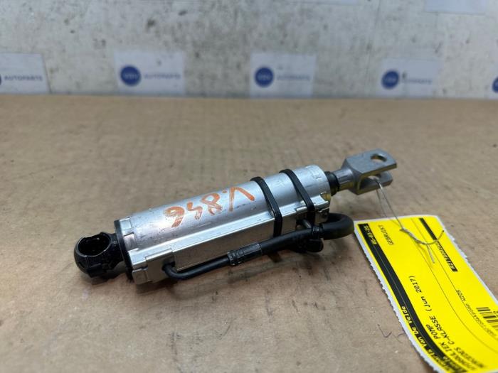 Begagnade Hydraulpump Mercedes C AMG (R205) 3.0 C-43 AMG V6 24V Turbo 4-Matic Pris € 151,25 Inklusive moms erbjuds av Autoparts Van De Velde