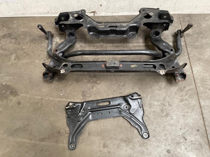 Usados Subchasis Mercedes E (W211) 2.2 E-200 CDI 16V Precio € 151,25 IVA incluido ofrecido por Autoparts Van De Velde