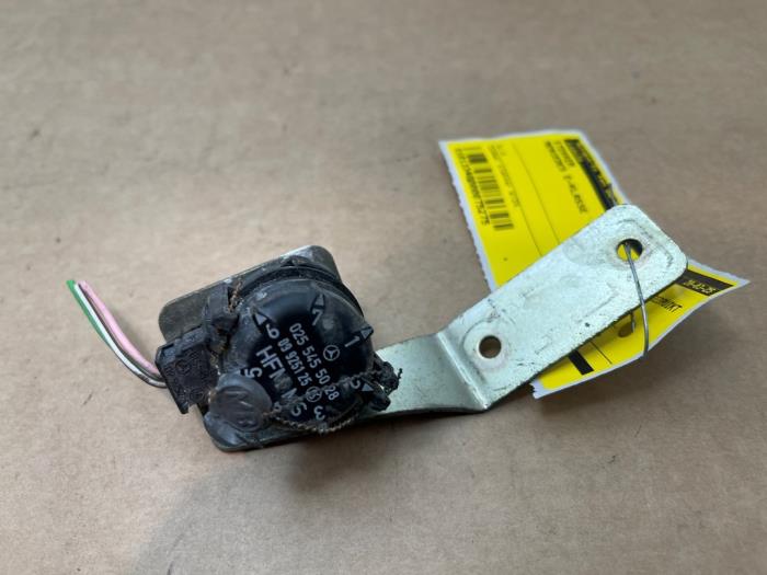 Usados Conector Mercedes E (R124) 2.2 E-220 16V Precio € 42,35 IVA incluido ofrecido por Autoparts Van De Velde