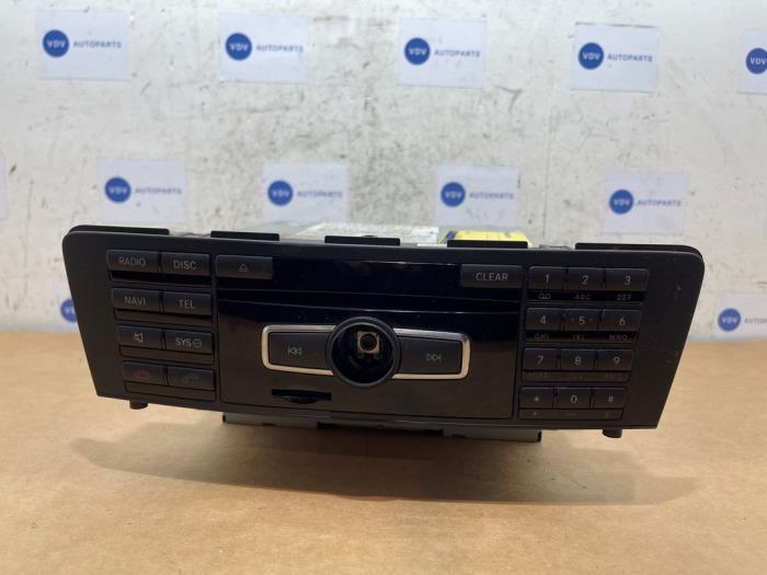 Używane Radio Mercedes SL (R231) 500 4.7 V8 32V Cena € 363,00 Z VAT oferowane przez Autoparts Van De Velde
