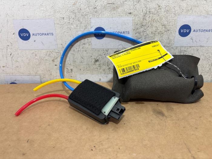 Begagnade Brytare, eldrivet säte Mercedes C (W205) C-180 1.6 16V Pris € 36,30 Inklusive moms erbjuds av Autoparts Van De Velde