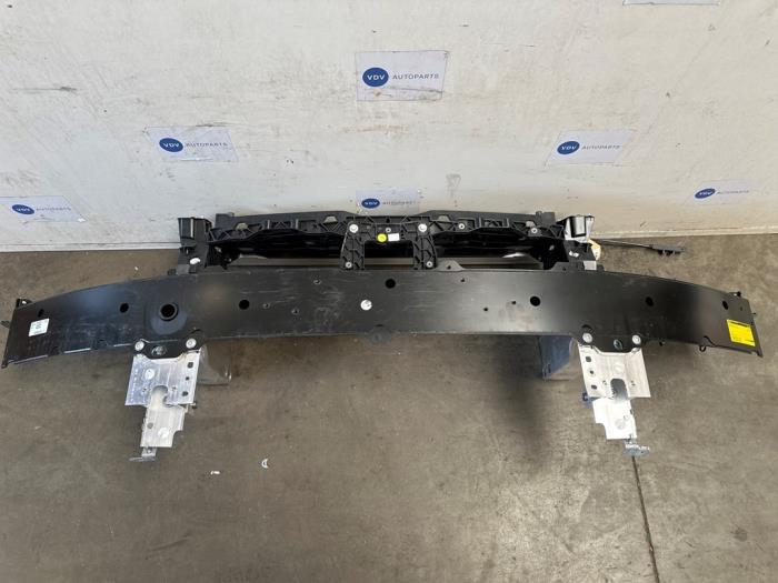 Używane Panel przedni Mercedes EQS (V297) 500 4-Matic Cena € 635,25 Z VAT oferowane przez Autoparts Van De Velde