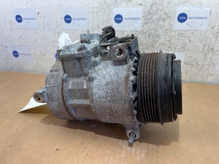 Usagé Pompe clim Mercedes E (W212) E-200 2.0 Turbo 16V Prix € 90,75 Prix TTC proposé par Autoparts Van De Velde