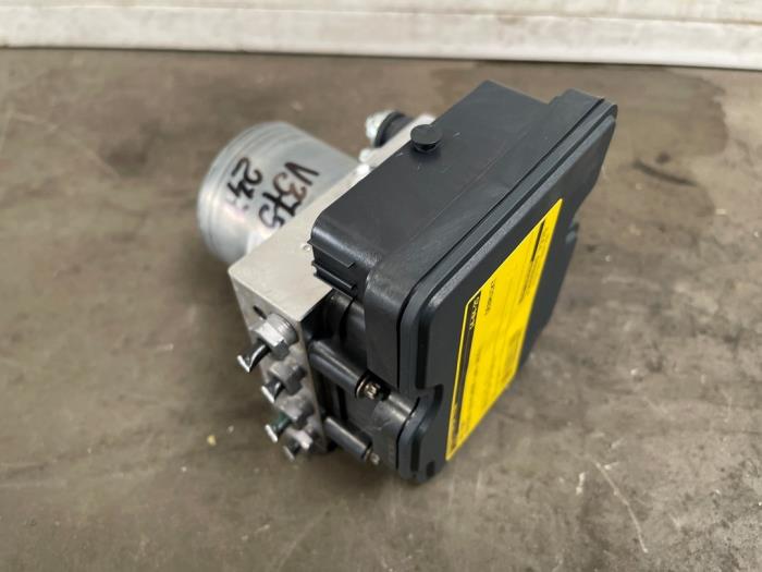 Begagnade ABS-pump Mercedes GLB AMG (247.6) 2.0 35 AMG Turbo 16V 4-Matic Pris € 48,40 Inklusive moms erbjuds av Autoparts Van De Velde