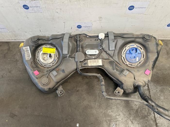 Używane Zbiornik Mercedes E (W212) E-200 2.0 Turbo 16V Cena € 181,50 Z VAT oferowane przez Autoparts Van De Velde