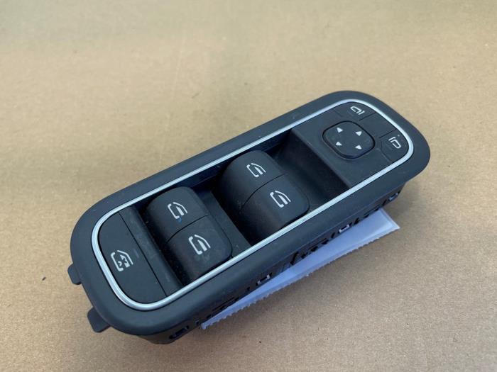 Interruptor combinado de ventanillas Mercedes A (177.0), 2018 / 2026 1.5 A-180d, Hatchback, Diesel, 1.461cc, 85kW (116pk), FWD, OM608915; K9KU8, 2018-03 / 2026-10, 177.003 (Usado)