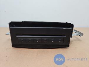 Begagnade CD-växlare Mercedes GL (X164) 4.0 GL 420 CDI V8 32V Pris € 151,25 Inklusive moms erbjuds av Autoparts Van De Velde