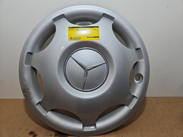 Używane Kolpak Mercedes C (W203) 2.2 C-200 CDI 16V Cena € 42,35 Z VAT oferowane przez Autoparts Van De Velde