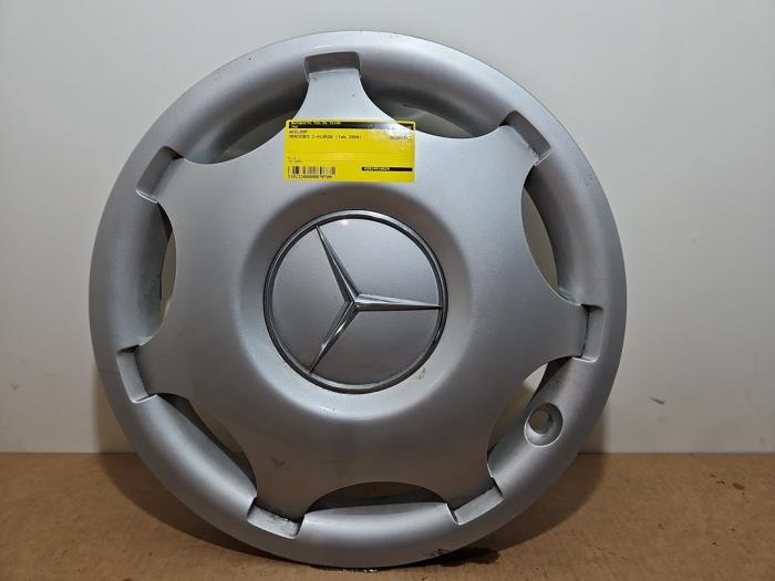Używane Kolpak Mercedes C (W203) 2.2 C-200 CDI 16V Cena € 42,35 Z VAT oferowane przez Autoparts Van De Velde