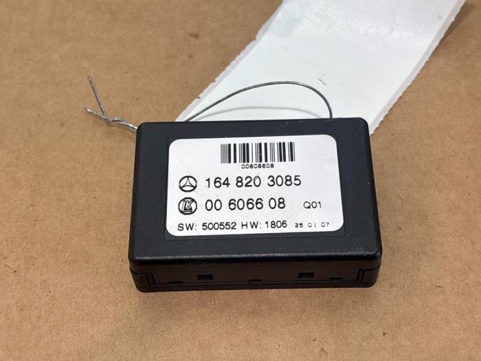 Begagnade Regnsensor Mercedes GL (X164) 3.0 GL 350 CDI V6 24V Pris € 60,50 Inklusive moms erbjuds av Autoparts Van De Velde