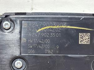 On-board computer controller from a Mercedes-Benz CLA Shooting Brake (118.6) 2.0 CLA-200d 2020