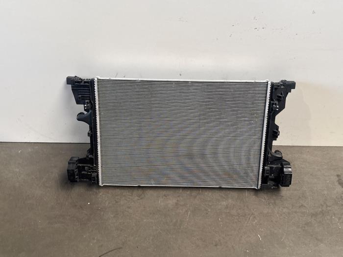 Usagé Radiateur Mercedes GLB AMG (247.6) 2.0 35 AMG Turbo 16V 4-Matic Prix € 211,75 Prix TTC proposé par Autoparts Van De Velde