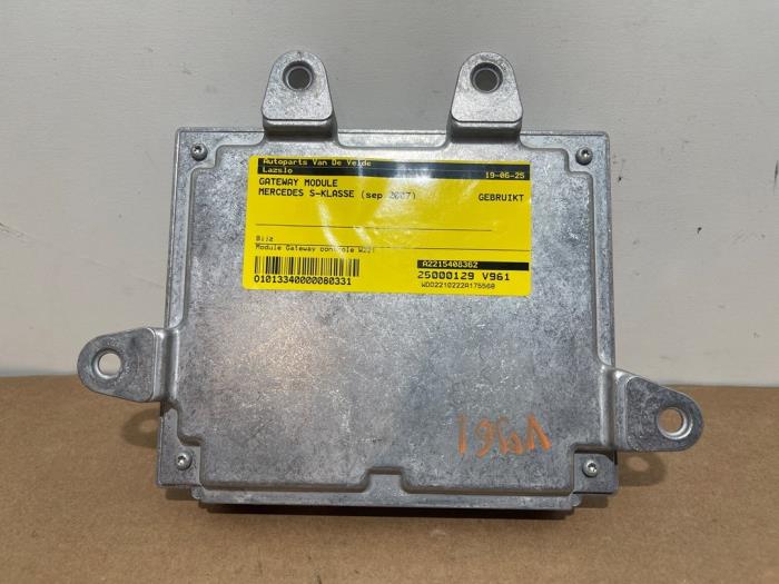 Usados Módulo Gateway Mercedes S (W221) 3.0 S-320 CDI 24V Precio € 151,25 IVA incluido ofrecido por Autoparts Van De Velde