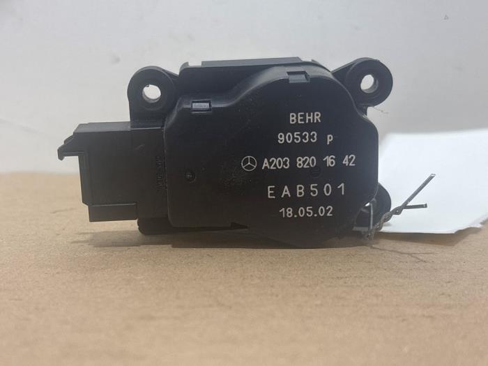 Usagé Régulateur de chauffe Mercedes C (W203) 2.2 C-200 CDI 16V Prix € 48,40 Prix TTC proposé par Autoparts Van De Velde