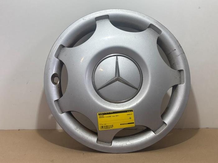 Używane Kolpak Mercedes C (W203) 2.2 C-200 CDI 16V Cena € 30,25 Z VAT oferowane przez Autoparts Van De Velde
