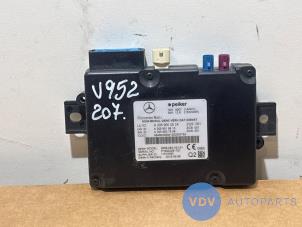 Begagnade Bluetooth-modul Mercedes E (R207) E-220 CDI 16V BlueEfficiency Pris € 108,90 Inklusive moms erbjuds av Autoparts Van De Velde