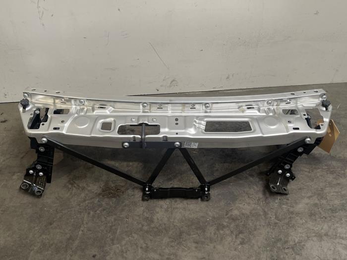 Używane Panel przedni Mercedes C Estate (S206) C-180 1.5 EQ Boost Cena € 242,00 Z VAT oferowane przez Autoparts Van De Velde