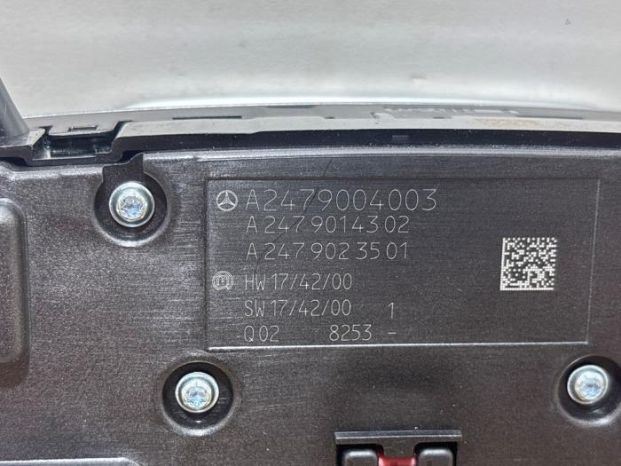 On-board computer controller from a Mercedes-Benz A (177.0) 1.3 A-200 Turbo 16V 2018