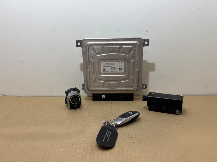 Ignition lock + computer Mercedes A (177.0), 2018 / 2026 1.3 A-200 Turbo 16V, Hatchback, Petrol, 1.332cc, 120kW (163pk), FWD, M282914, 2018-03 / 2026-12, 177.087 (Used)