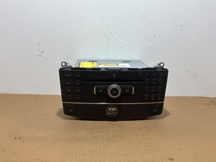 Używane Radio Mercedes C (W204) 2.2 C-200 CDI 16V Cena € 181,50 Z VAT oferowane przez Autoparts Van De Velde