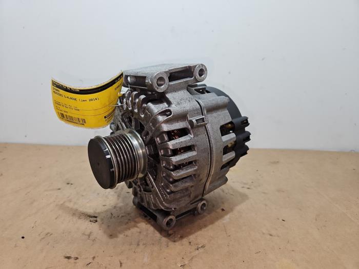 Usagé Dynamo Mercedes S (222.0/222.1) 3.5 S-400 Hybrid 24V Prix € 211,75 Prix TTC proposé par Autoparts Van De Velde