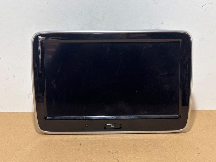 Begagnade Innerdisplay Mercedes S (222.0/222.1) 3.5 S-400 Hybrid 24V Pris € 181,50 Inklusive moms erbjuds av Autoparts Van De Velde