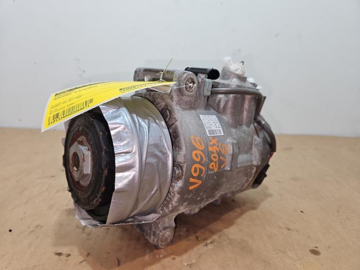 Usagé Compresseur de clim Mercedes GLK (204.7/9) 3.0 320 CDI 24V 4-Matic Prix € 78,65 Prix TTC proposé par Autoparts Van De Velde