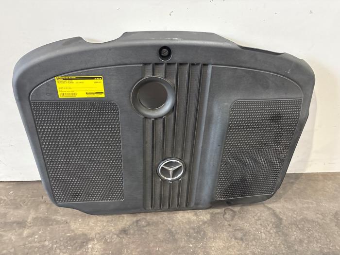 Used Engine cover Mercedes C (C204) 2.2 C-220 CDI 16V BlueEfficiency Price € 36,30 Inclusive VAT offered by Autoparts Van De Velde