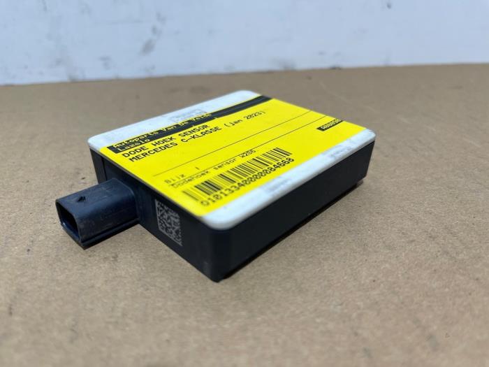 Begagnade Dödvinkelsensor Mercedes C (W206) C-220d 2.0 Turbo 16V Pris € 181,50 Inklusive moms erbjuds av Autoparts Van De Velde
