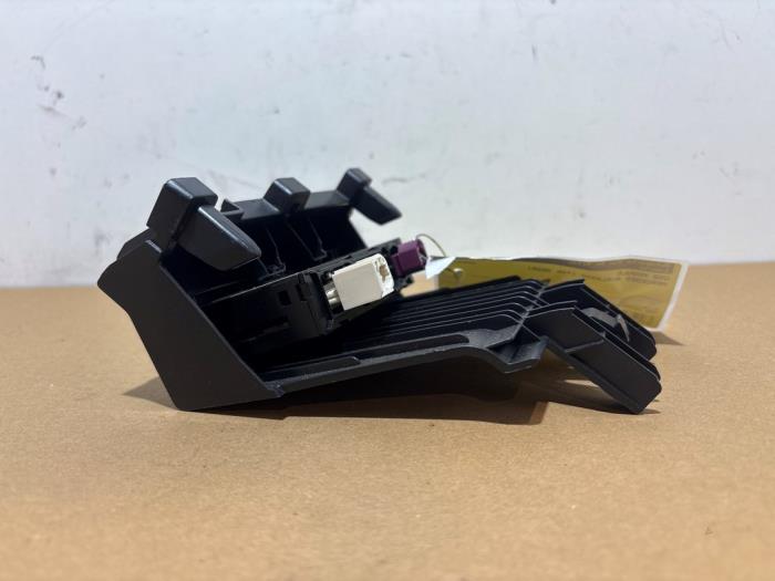 Usagé Module USB Mercedes A (177.0) 1.3 A-200 Turbo 16V Prix € 30,25 Prix TTC proposé par Autoparts Van De Velde