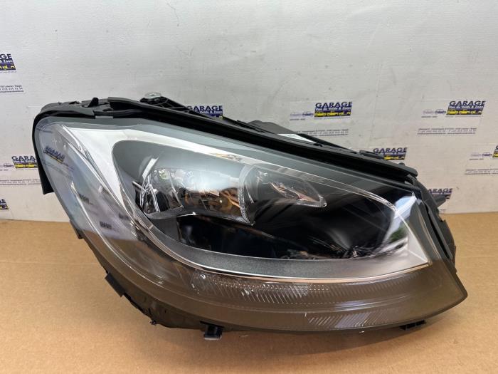 Nowe Reflektor prawy Mercedes C (W205) C-220 2.2 CDI BlueTEC, C-220 d 16V Cena € 272,25 Z VAT oferowane przez Autoparts Van De Velde