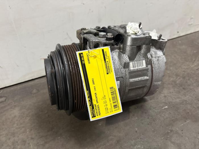 Usagé Pompe clim Mercedes Sprinter 4t (904) 413 CDI 16V Prix € 108,90 Prix TTC proposé par Autoparts Van De Velde
