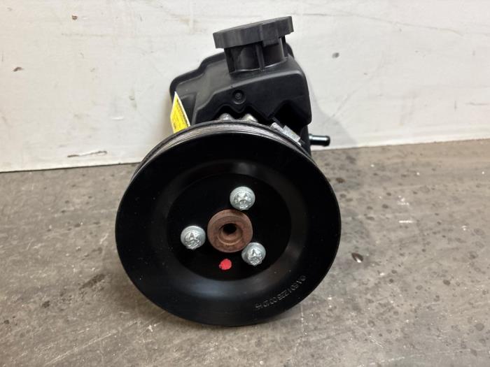 Usagé Pompe de direction Mercedes Sprinter 4t (904) 413 CDI 16V Prix € 108,90 Prix TTC proposé par Autoparts Van De Velde