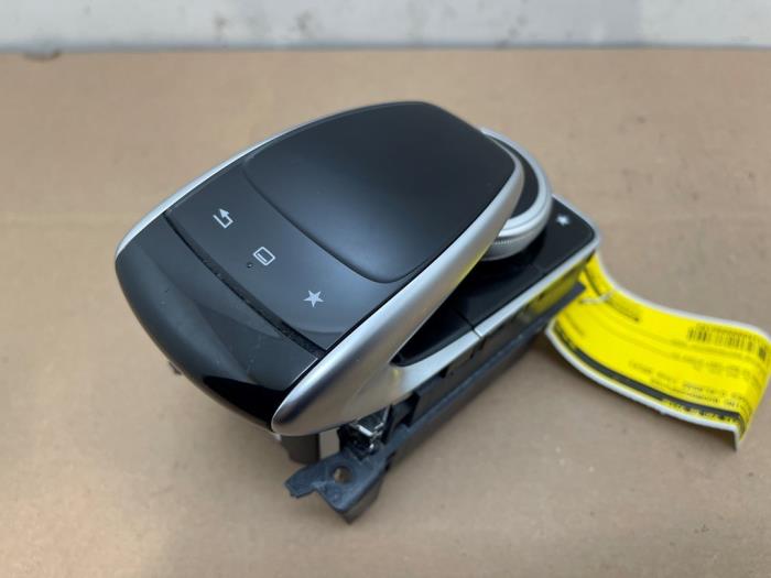 Usagé Commande ordinateur de bord Mercedes C (W205) C-200 2.0 CGI 16V Prix € 60,50 Prix TTC proposé par Autoparts Van De Velde