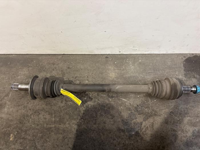 Begagnade Drivaxel, höger bak Mercedes C (W205) C-200 2.0 CGI 16V Pris € 90,75 Inklusive moms erbjuds av Autoparts Van De Velde