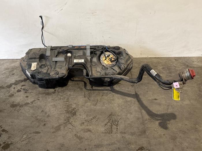 Begagnade Tank Mercedes CLS (C257) 350d 2.9 24V 4-Matic Pris € 302,50 Inklusive moms erbjuds av Autoparts Van De Velde