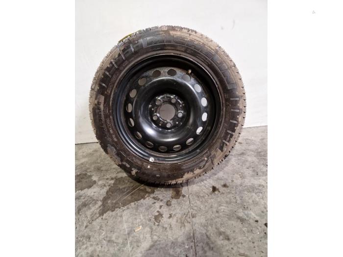 Begagnade Hjul + vinterdäck Mercedes Vito (447.6) 2.2 114 CDI 16V Pris € 42,35 Inklusive moms erbjuds av Autoparts Van De Velde