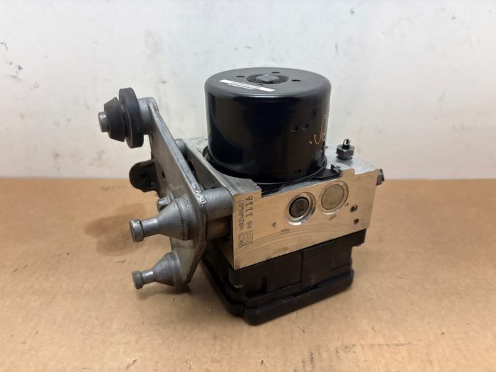 Usagé Pompe ABS Mercedes C Estate (S204) 2.2 C-180 CDI 16V BlueEFFICIENCY Prix € 151,25 Prix TTC proposé par Autoparts Van De Velde