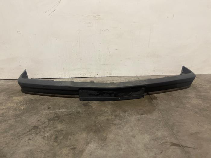Usados Parachoques Mercedes E (W124) 2.0 200 D Precio € 48,40 IVA incluido ofrecido por Autoparts Van De Velde