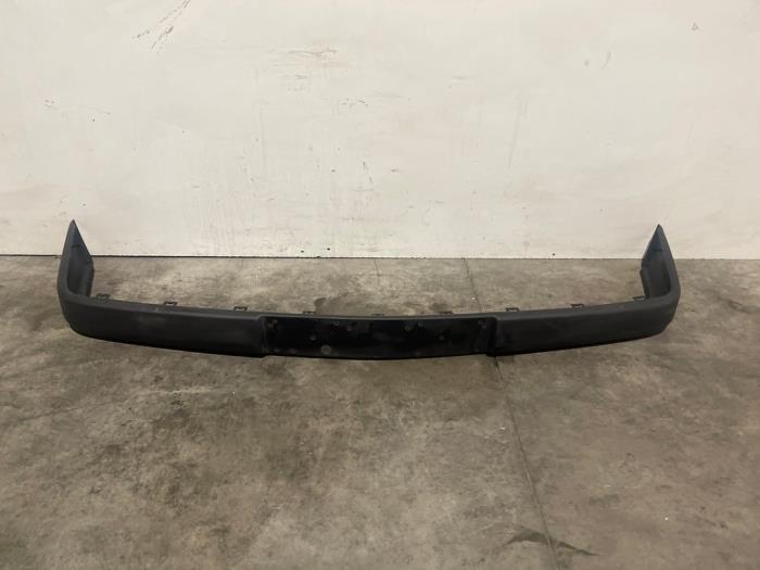 Usados Parachoques Mercedes E (W124) 2.0 200 D Precio € 48,40 IVA incluido ofrecido por Autoparts Van De Velde