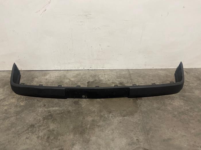 Usados Parachoques Mercedes E (W124) 2.0 200 D Precio € 48,40 IVA incluido ofrecido por Autoparts Van De Velde