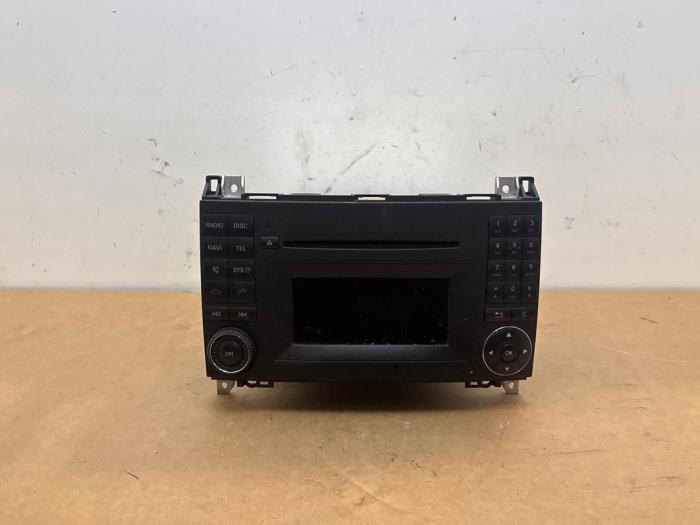 Używane Radio Mercedes A (W169) 1.5 A-160 Cena € 181,50 Z VAT oferowane przez Autoparts Van De Velde