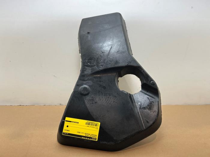 Usados Cobertor motor Mercedes Sprinter 3,5t (907.6/910.6) 311 CDI 2.0 D RWD Precio € 60,50 IVA incluido ofrecido por Autoparts Van De Velde