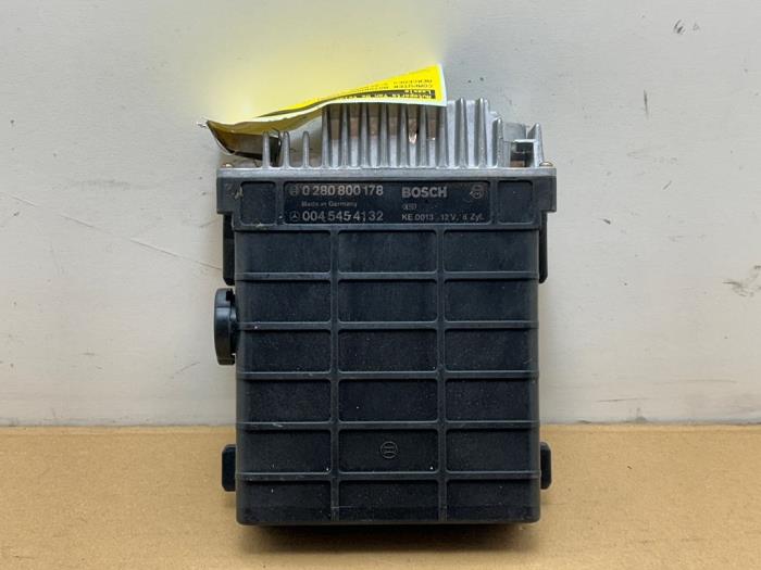 Used Engine management computer Mercedes S (W126) 260 SE Price € 181,50 Inclusive VAT offered by Autoparts Van De Velde