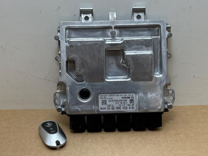 Used Ignition lock + computer Mercedes C Estate (S206) C-200d 2.0 Turbo 16V Price € 151,25 Inclusive VAT offered by Autoparts Van De Velde